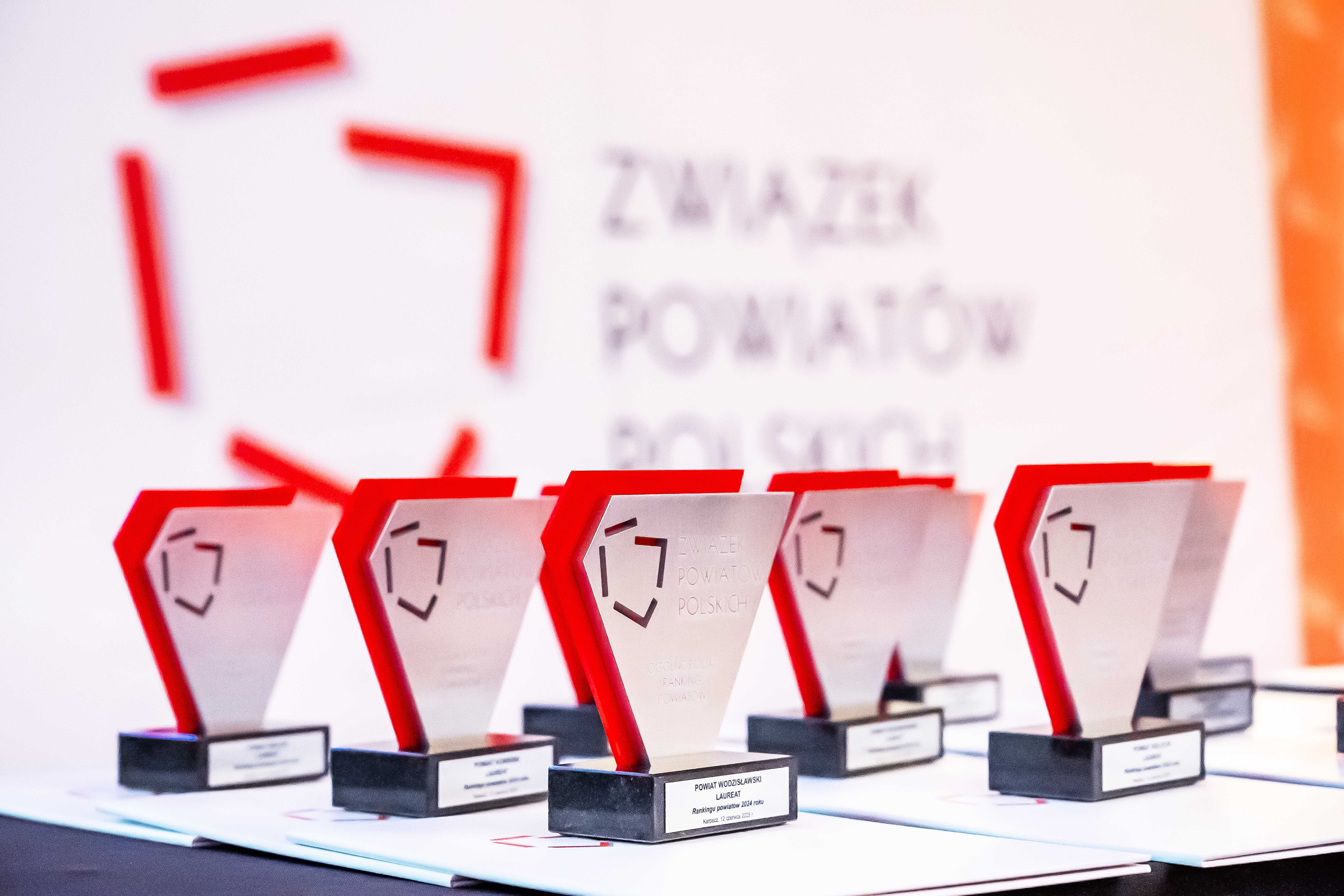 Najlepsze samorządy w Polsce uhonorowane podczas uroczystej gali w Karpaczu